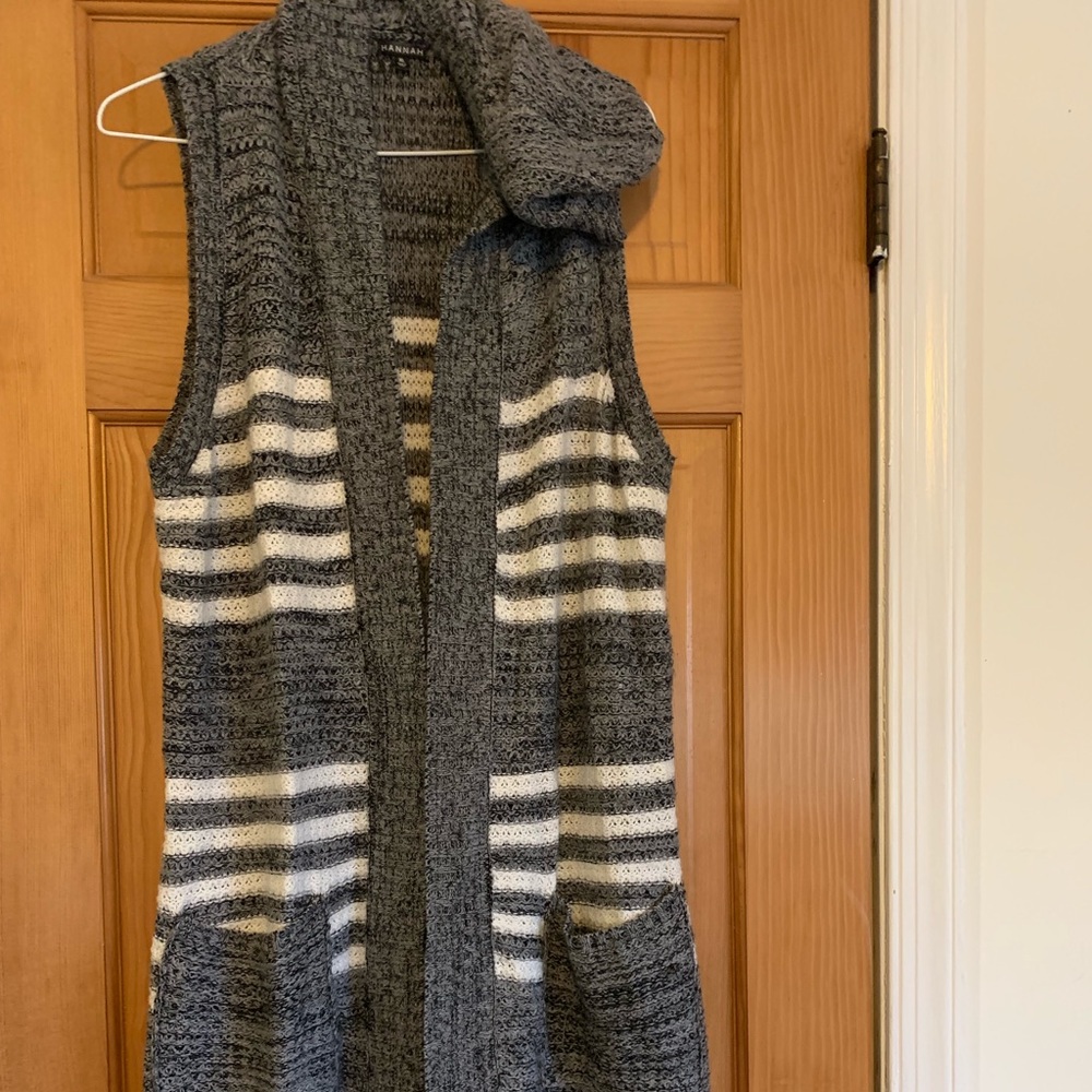 Sleeveless cozy wrap